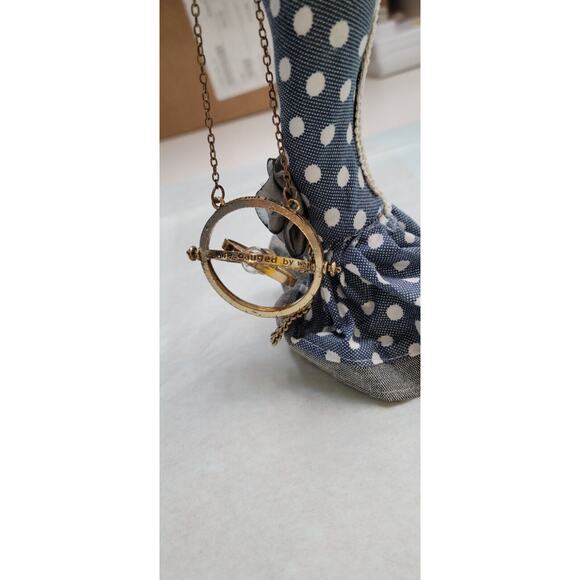 Harry Potter Hermione Granger Time Turner Spinning Hourglass Pendant Necklace - Picture 5 of 9